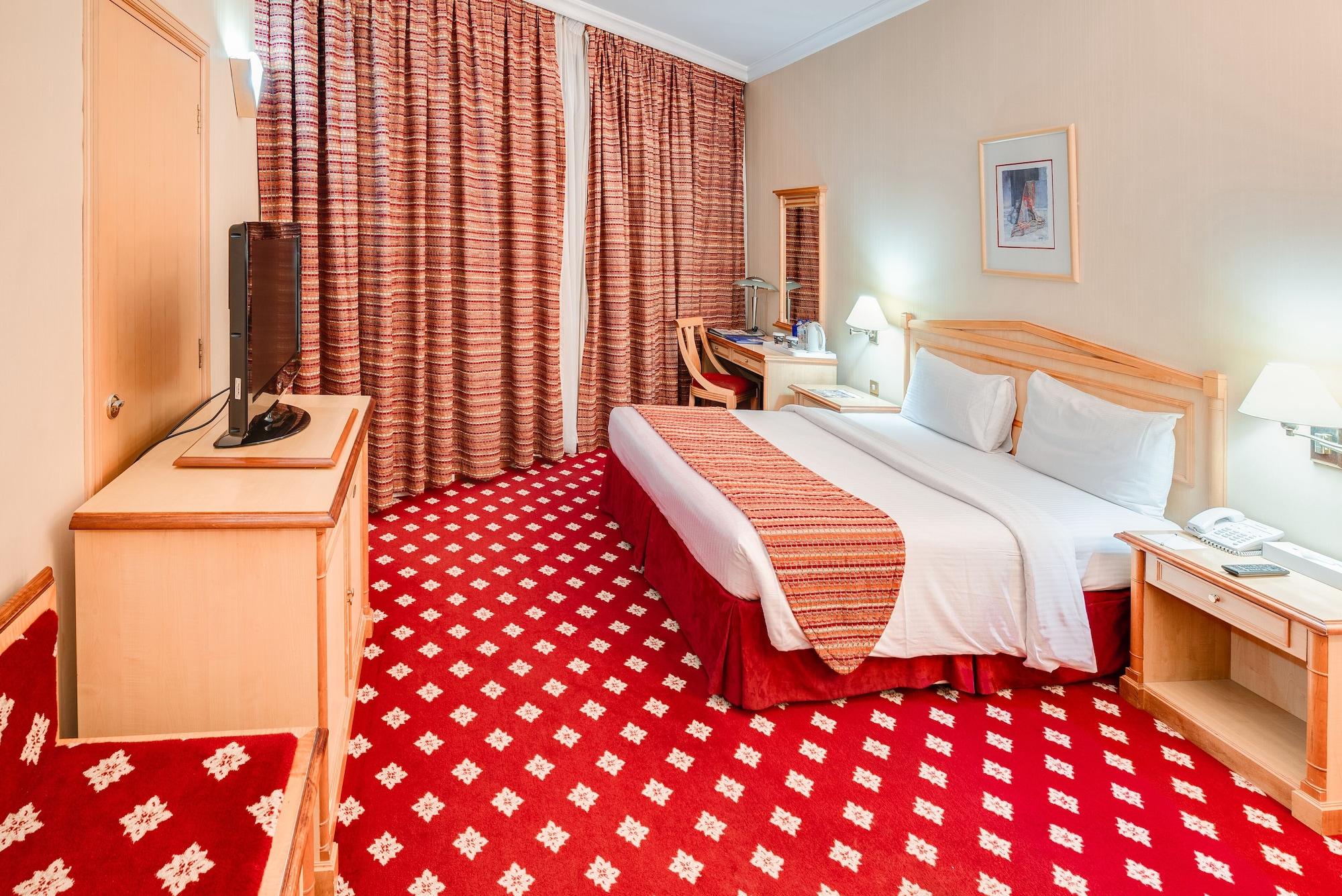 Hotel Grand Continental 3*