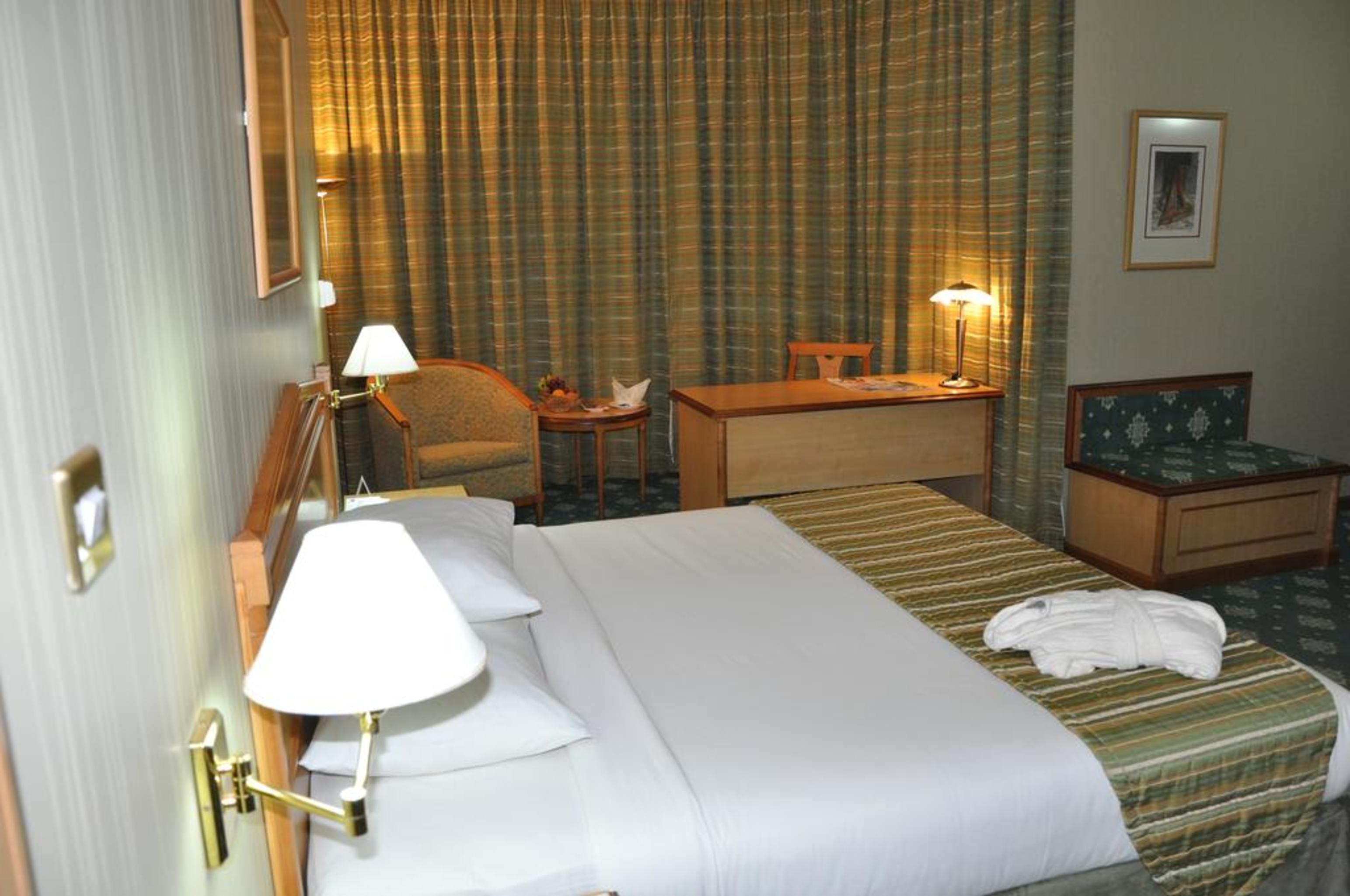 Grand Continental Flamingo Hotel Abu Dhabi